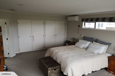 Photo of property in 24 Goldfinch Rise, Unsworth Heights, Auckland, 0632