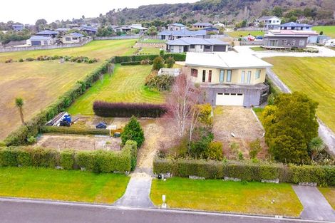 Photo of property in 33 Ruataniwha Drive, Collingwood, 7073