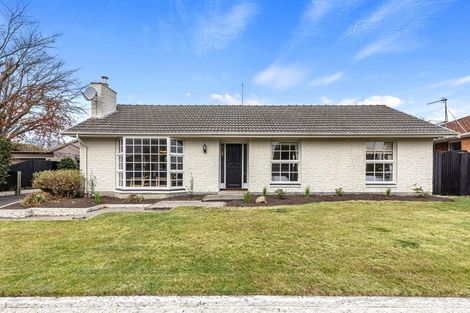 Photo of property in 7 Lombard Place, Avonhead, Christchurch, 8042