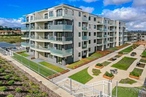 Photo of property in Apollo Apartments, 111/46 Rosedale Road, Rosedale, Auckland, 0632