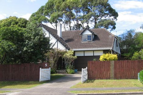 Photo of property in 5 Weetman Drive, Browns Bay, Auckland, 0630