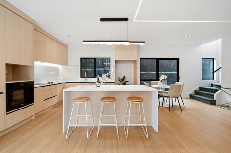 Photo of property in 18b Sunnyhill Crescent, Sunnyhills, Auckland, 2010