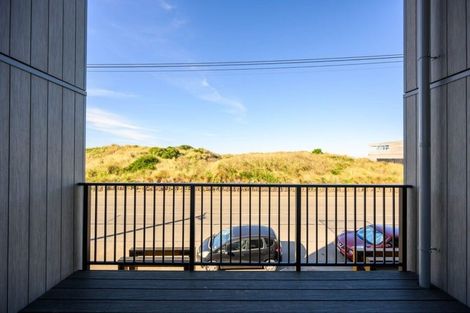Photo of property in 4/180 Marine Parade, New Brighton, Christchurch, 8083
