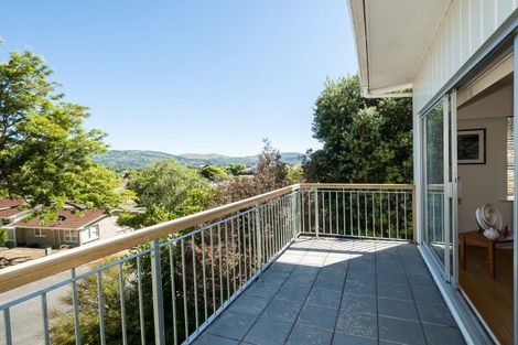 Photo of property in 2 Volkner Grove, Waterloo, Lower Hutt, 5011
