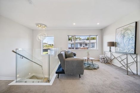 Photo of property in 5 Lyttelton Avenue, Forrest Hill, Auckland, 0620