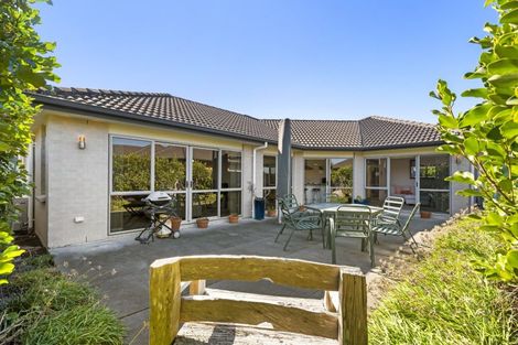 Photo of property in 44 Gibson Place, Papamoa Beach, Papamoa, 3118