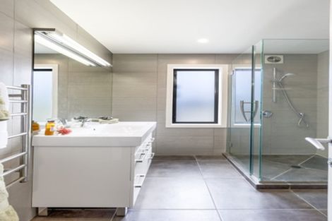 Photo of property in 7 Whangaparaoa Road, Red Beach, 0932