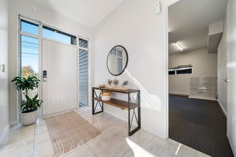 Photo of property in 5 Lyttelton Avenue, Forrest Hill, Auckland, 0620