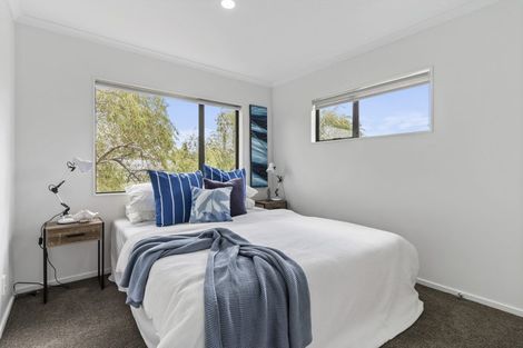 Photo of property in 15 Ali Place, Ranui, Auckland, 0612