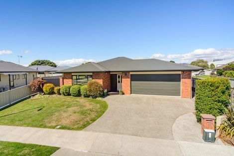 Photo of property in 18 Daniel Place, Kelvin Grove, Palmerston North, 4414