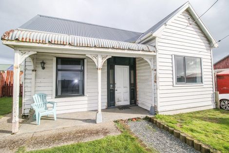 Photo of property in 6 Ocean Beach Road, Bluff, 9814