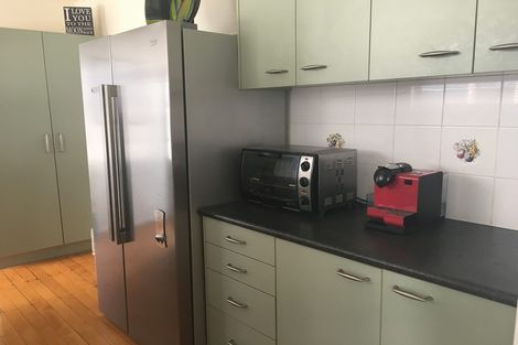 Photo of property in 1/156 Nile Road, Milford, Auckland, 0620