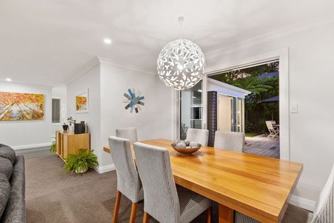 Photo of property in 37 Eastcliffe Road, Castor Bay, Auckland, 0620