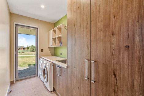 Photo of property in 10 Whitcombe Place, Darfield, 7571