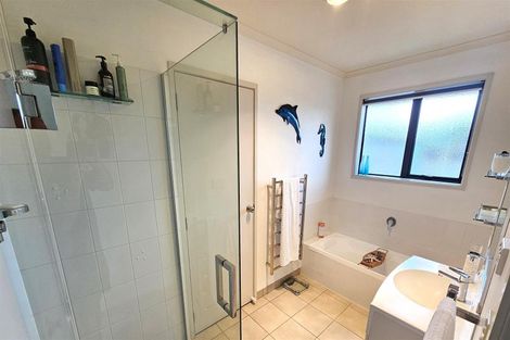 Photo of property in 106 Benjamin Place, Matarangi, Whitianga, 3592