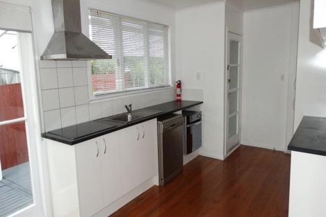 Photo of property in 2 Geordie Street, Henderson, Auckland, 0612