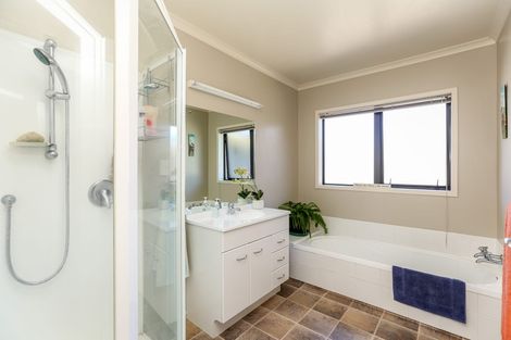 Photo of property in 22 Truby King Street, Merrilands, New Plymouth, 4312