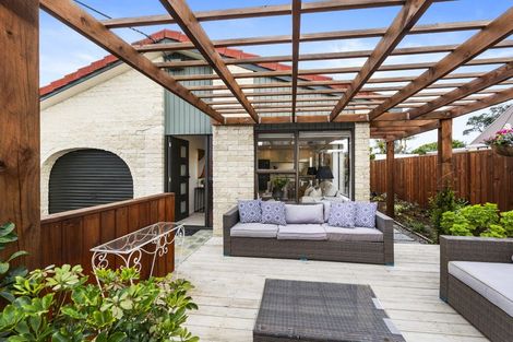 Photo of property in 1/16 Riverside Road, Orewa, 0931