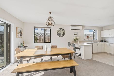 Photo of property in 3/118a Sawyers Arms Road, Northcote, Christchurch, 8052