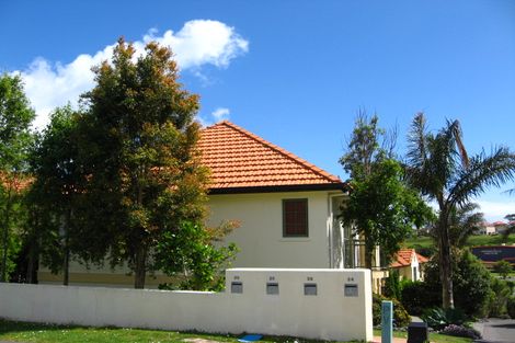 Photo of property in 30 Parkwood Crescent, Gulf Harbour, Whangaparaoa, 0930