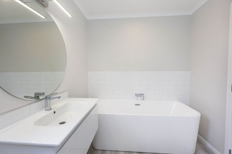 Photo of property in 84 Mawai Hakona Drive, Wallaceville, Upper Hutt, 5018