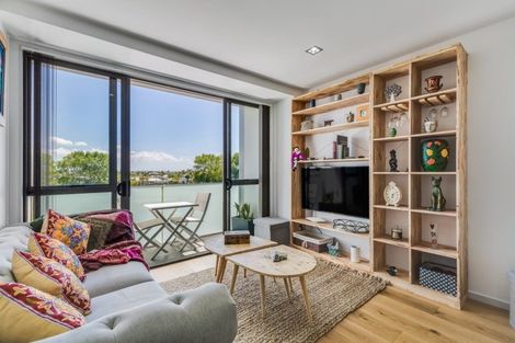 Photo of property in 17 Blake Lane, Dairy Flat, Albany, 0794