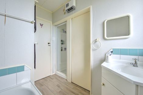 Photo of property in 4 Robertson Place, Gore, 9710