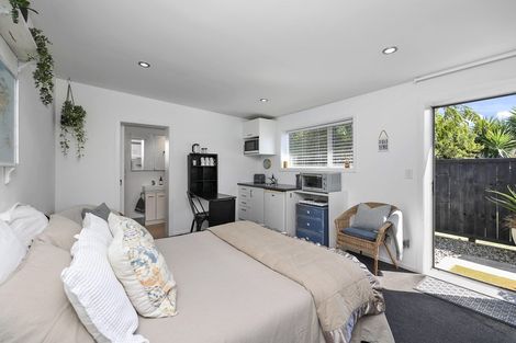 Photo of property in 22 Sackville Street, Fitzroy, New Plymouth, 4312