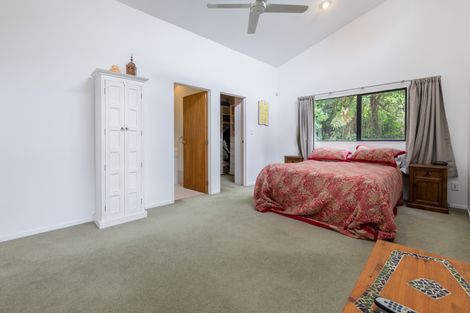 Photo of property in 59 Laingholm Drive, Laingholm, Auckland, 0604