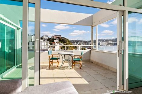 Photo of property in Oriana Apartments, 248 Oriental Parade, Oriental Bay, Wellington, 6011