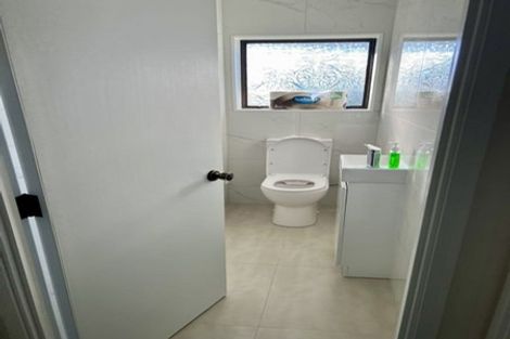 Photo of property in 2/6 Loloma Drive, Half Moon Bay, Auckland, 2012