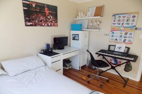 Photo of property in 38 Catherine Crescent, Paparangi, Wellington, 6037