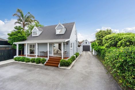 Photo of property in 2/4 Coronation Street, Belmont, Auckland, 0622