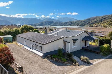 Photo of property in 13e Main Rd Havelock, Havelock, 7100