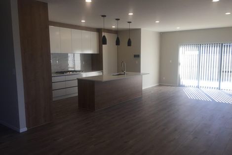 Photo of property in 1 Kakabeak Way, Takanini, 2110