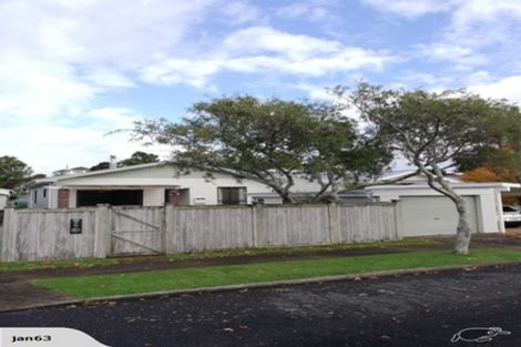 Photo of property in 9 Hoyle Place, New Plymouth, 4310