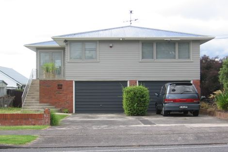 Photo of property in 43 Archibald Road, Kelston, Auckland, 0602