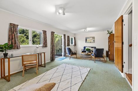 Photo of property in 17 Saint Edmund Crescent, Tawa, Wellington, 5028