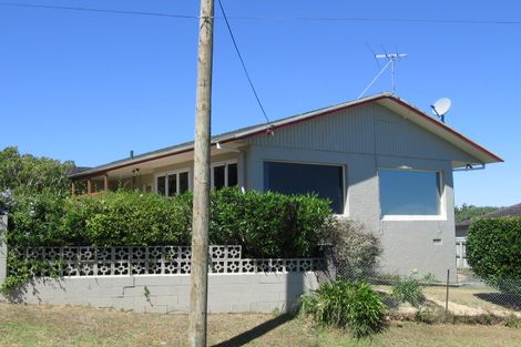 Photo of property in 1/18 Teal Crescent, Beach Haven, Auckland, 0626