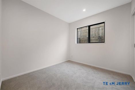 Photo of property in 40b Crestview Rise, Papakura, 2110