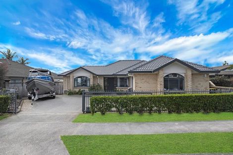 Photo of property in 15 Summerland Drive, Henderson, Auckland, 0612