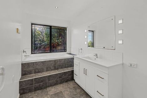 Photo of property in 75 Kentwood Drive, Woodridge, Wellington, 6037