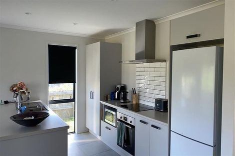 Photo of property in 14 Kauri Lane, Omokoroa, 3114