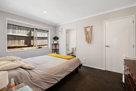 Photo of property in 19 Rauta Way, Helensville, 0800