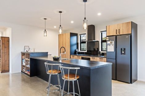 Photo of property in 11 Smith Street, Lepperton, New Plymouth, 4373