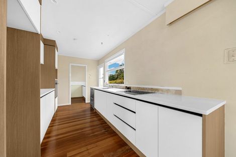 Photo of property in 68 Beechdale Crescent, Pakuranga Heights, Auckland, 2010