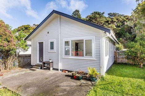 Photo of property in 66 Airlie Road, Plimmerton, Porirua, 5026