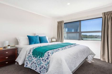 Photo of property in 27 Waitaria Terrace, Aotea, Porirua, 5024