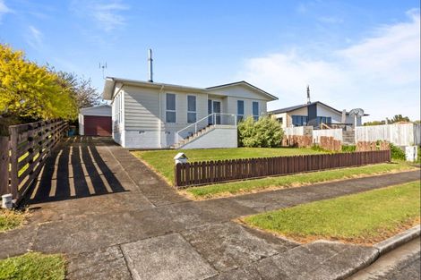 Photo of property in 8 Oleander Place, Bell Block, New Plymouth, 4312
