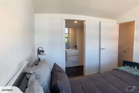 Photo of property in 2/2 Stone Street, Miramar, Wellington, 6022